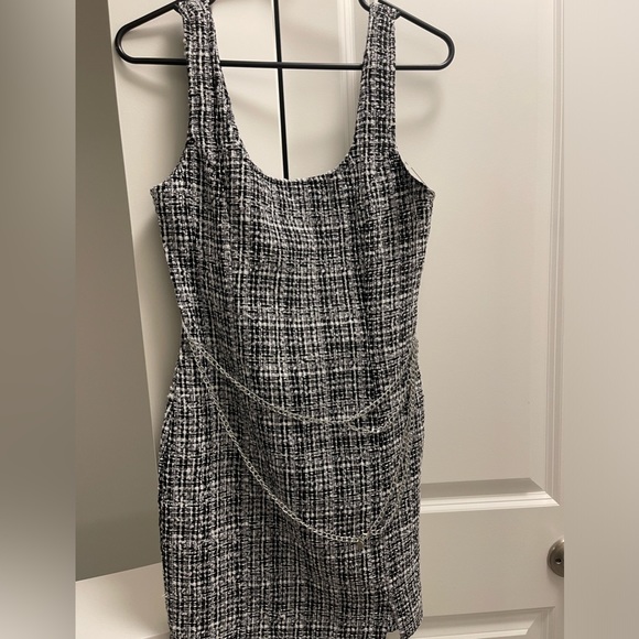 Forever 21 Small Mini dress with chain belt NWT - Picture 2 of 2